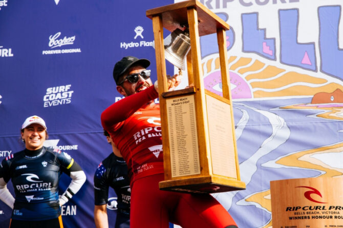 FILIPE TOLEDO REMPORTE LE RIP CURL PRO BELLS BEACH