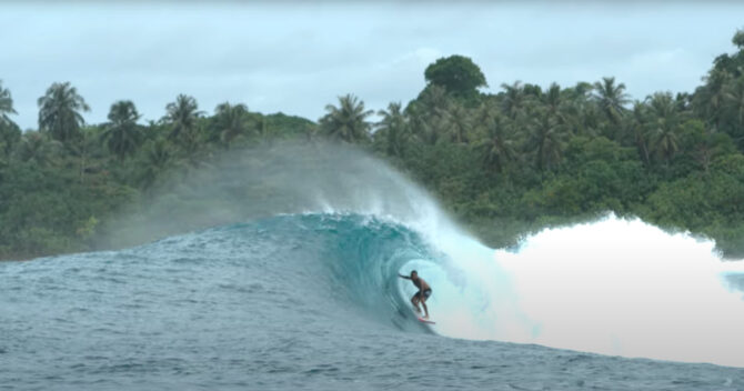 MENTAWAÏ, LE PARADIS DU SURF INDONÉSIEN